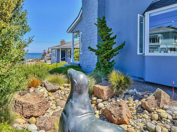 39 Coral St, Pacific Grove, CA 93950