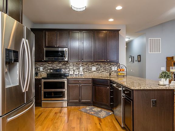 5th image of 560 Rachel Dr