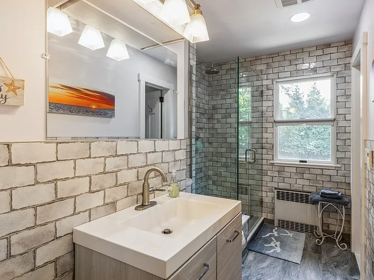 24 N Harbor Dr — Photo 10