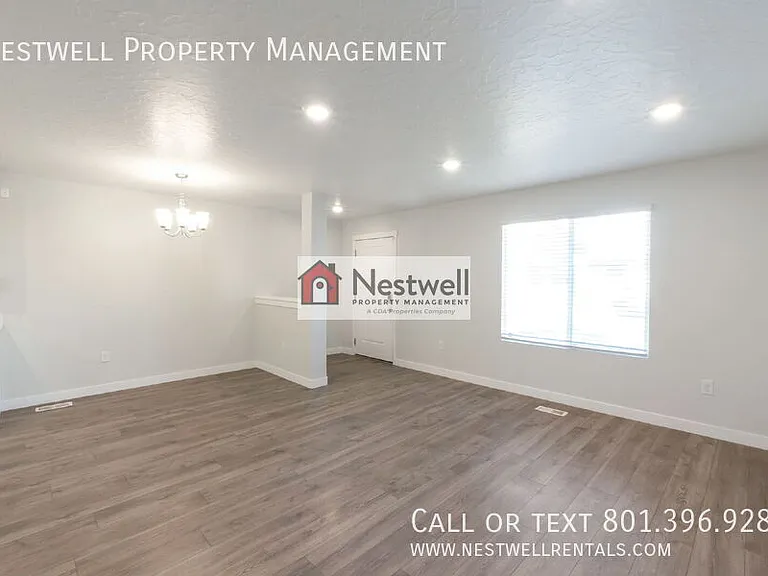 97 N Voyager Ln — Photo 4