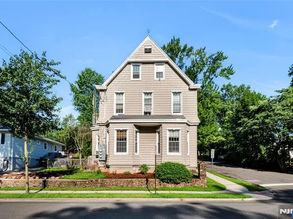 809 Park Ave, River Edge, NJ 07661