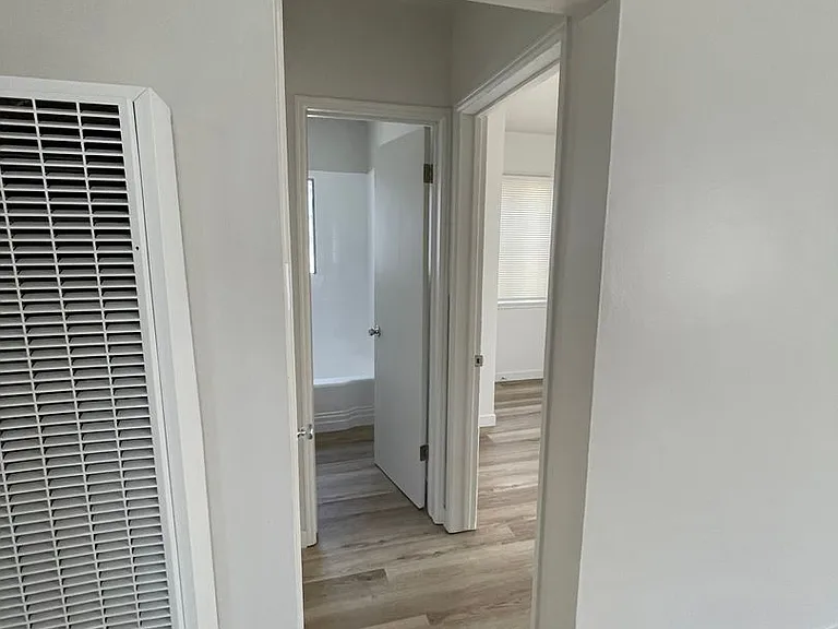 Centinela Apartments — Photo 25