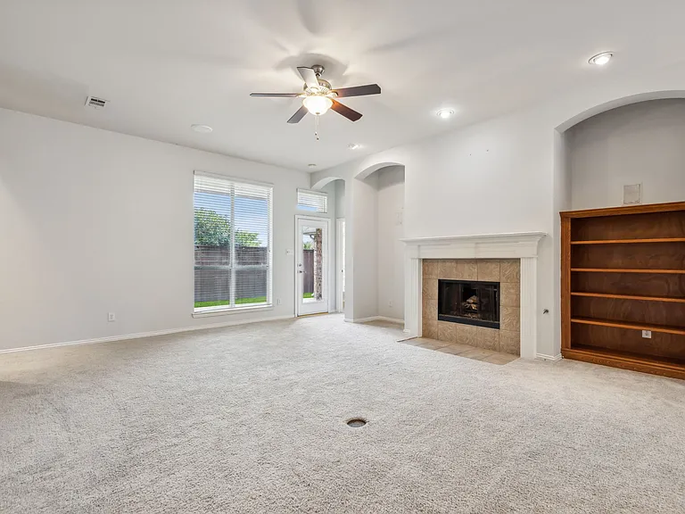 8447 Firewheel Ln — Photo 11