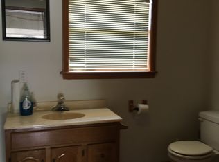 310 S 11th St, Arapaho, OK 73620