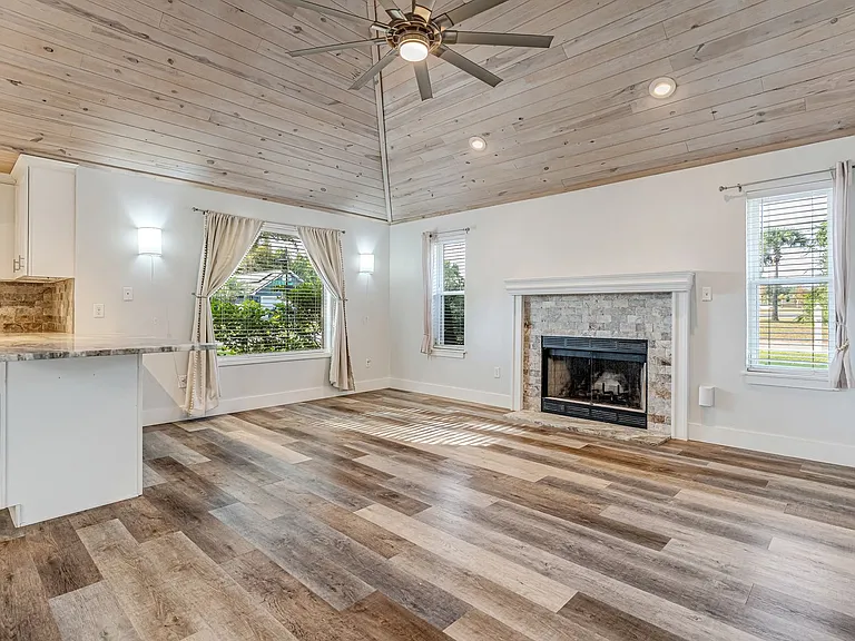 10008 Calle De Palencia — Photo 20