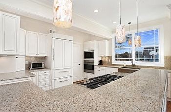 3rd image of 18 Jacqueline Dr
