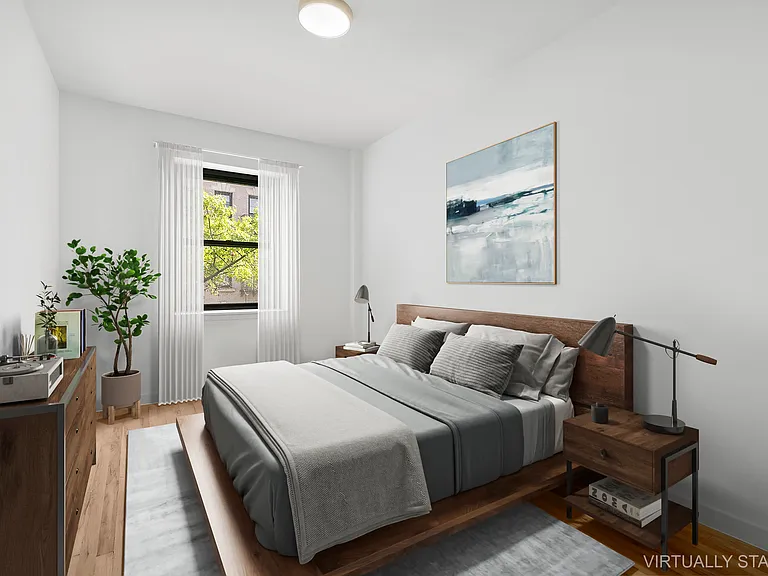 268 W 21st St #2E — Photo 4