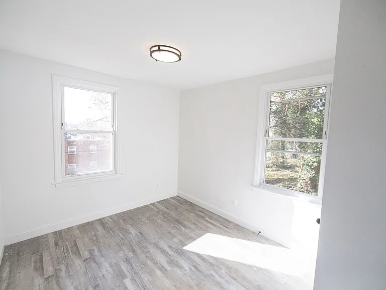 431 Brandywine St SE — Photo 2