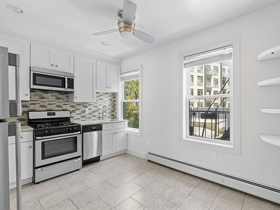1st image of 14 Coles St #2