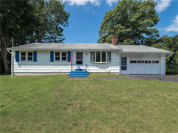 35 Williams St, Coventry, RI 02816