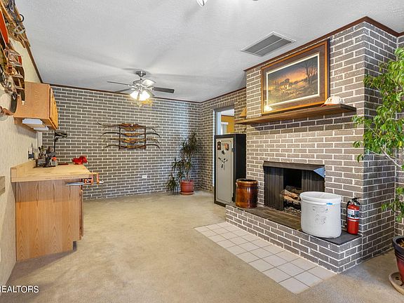 5th image of 2639 High Valley Dr
