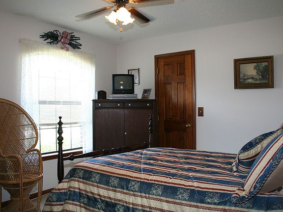 2nd image of 575 Blackfin Ct