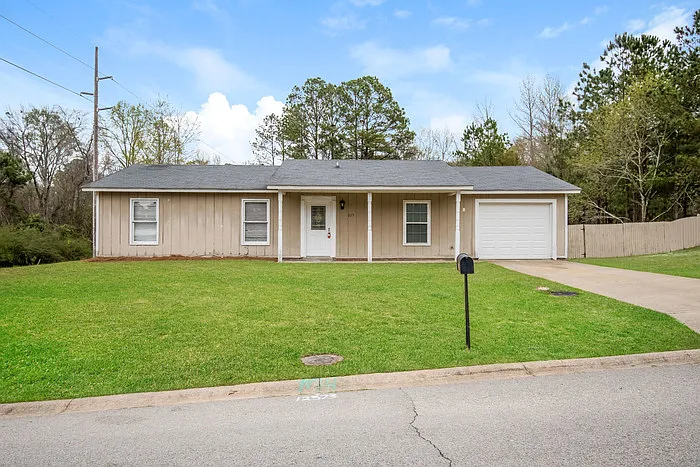225 Rockingham Rd