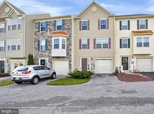 221 Country Ridge Dr, Red Lion, PA 17356