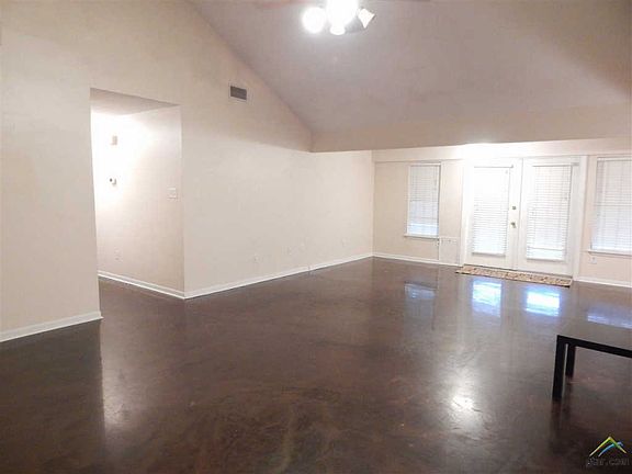 3rd image of 16458 Echo Glen Dr