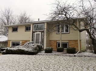 1770 N Newport Rd, Hoffman Estates, IL 60169