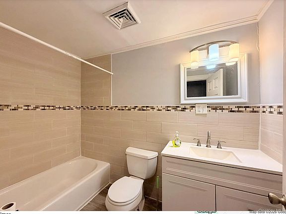 5th image of 27 Franklin St #1