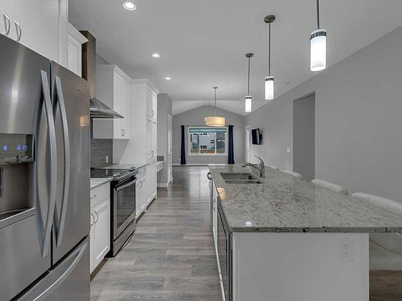 4th image of 137 N Willow Park