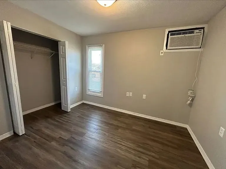 Cedars Apartments — Photo 6