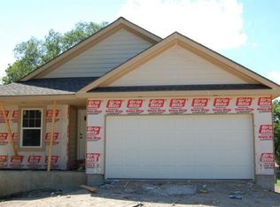 338 Armour Ave, Bonner Springs, KS 66012