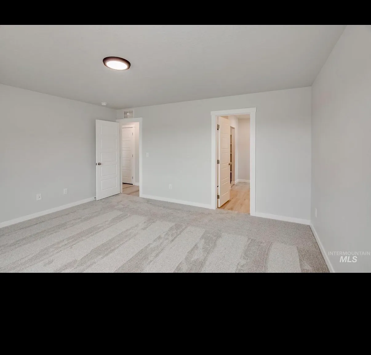 4 bed, 1860 sqft, $3,000 — Photo 1