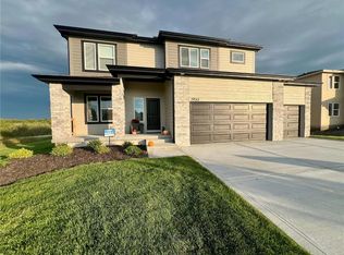 19513 Barstow St, Spring Hill, KS 66083