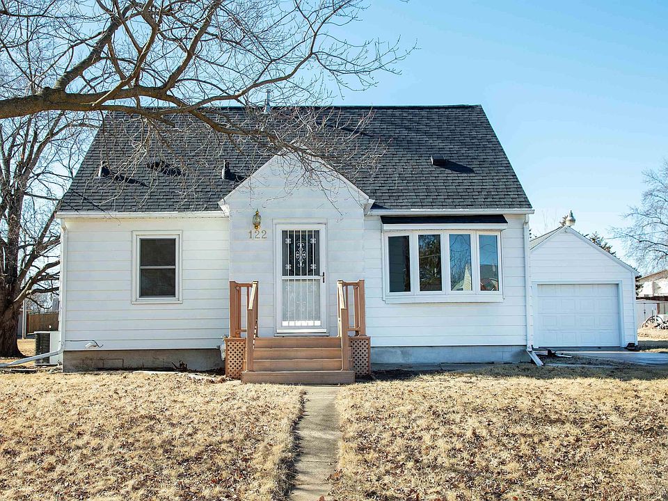 1st image of 122 Marie Ave