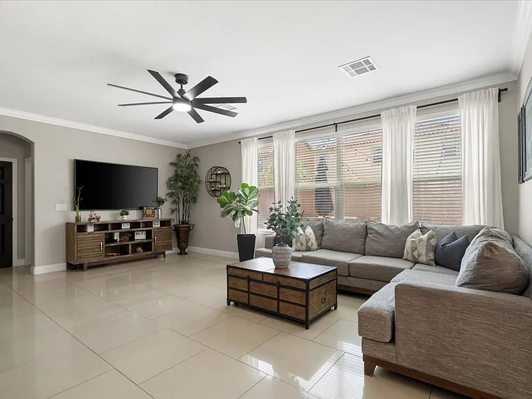 1213 Earth Ct — Photo 10