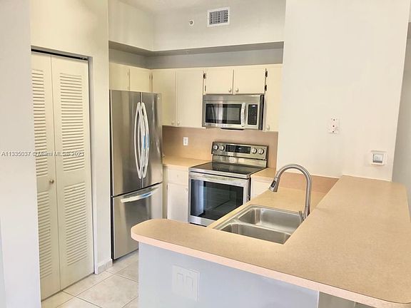 3rd image of 7250 NW 114th Ave APT 203