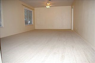 1st image of 587 Lakeview Cir