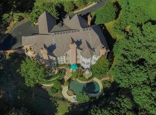 537 Hawk Point Dr, Saint Albans, MO 63073