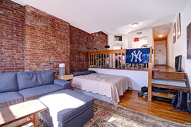 Rented by Urbane Brokerage