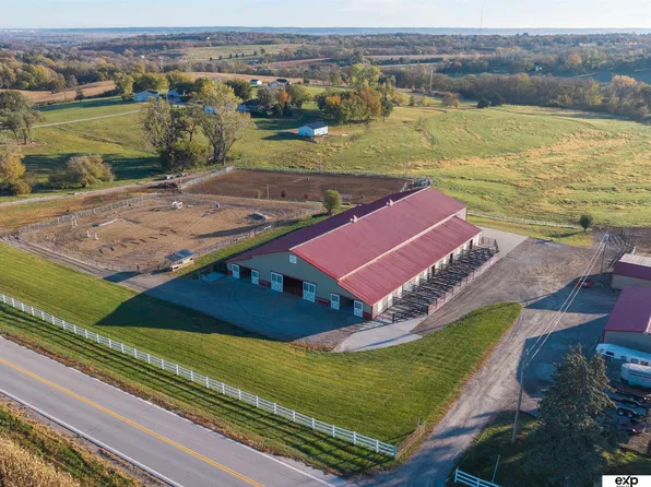 17203 6th St, Plattsmouth, NE 68048