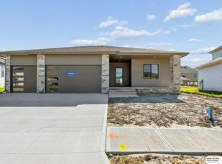 6219 N 209th St, Elkhorn, NE 68022