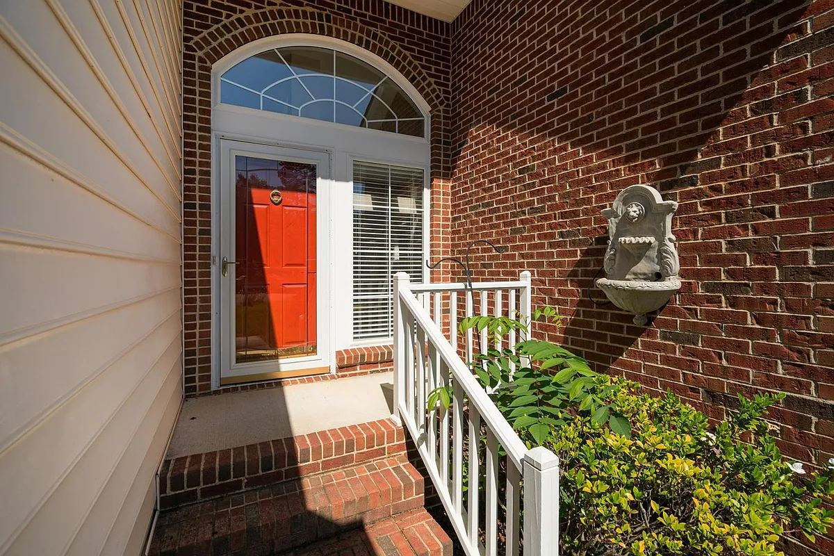 Building Photo - 2400 Buckwater Ct