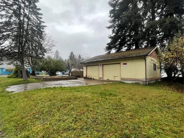 1143 Gaylord Street, Raymond, WA 98577