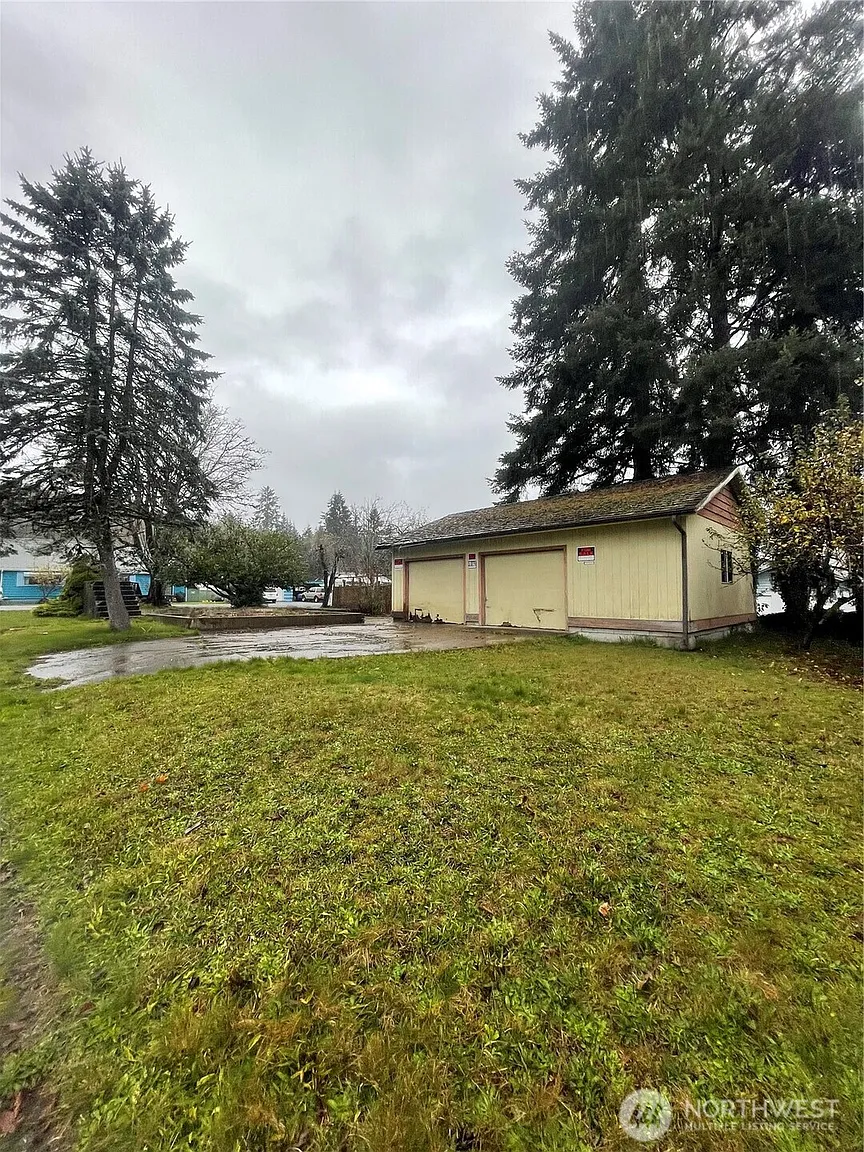 1143 Gaylord Street photo 1