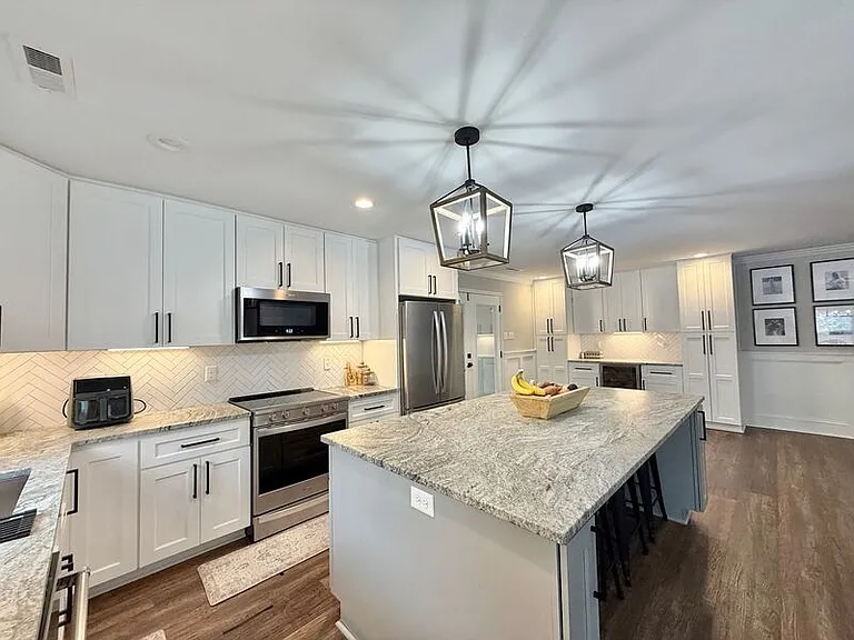 908 Plateau Ln — Photo 4