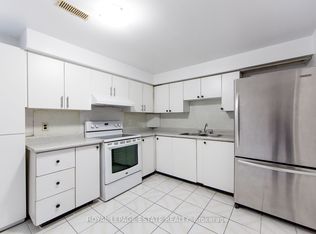 4129 Brandon Gate Dr, Mississauga, ON L4T3P3