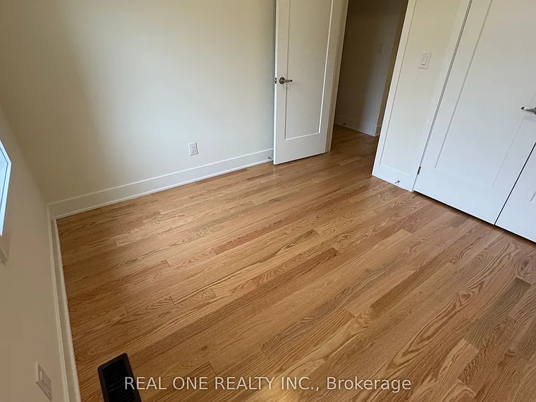 75 Robert Eaton Ave — Photo 43