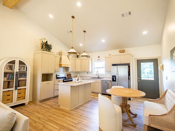 5th image of 50033 Indian Island Cir