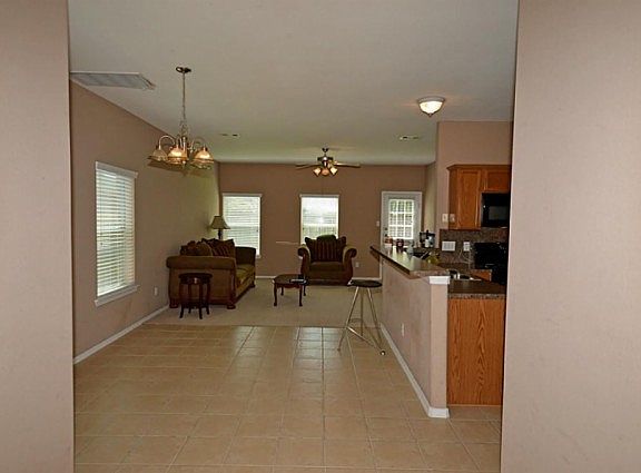 4th image of 5103 Royal Cypress Dr