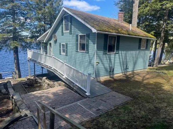 320 Redcedar Lane N, Sidney, ME 04330
