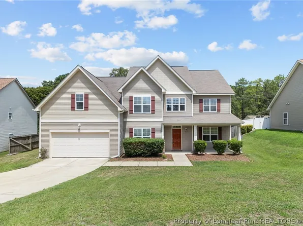 304 Heathrow Dr, Spring Lake, NC 28390