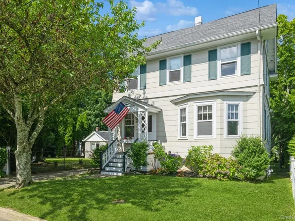 49 High Street, Locust Valley, NY 11560