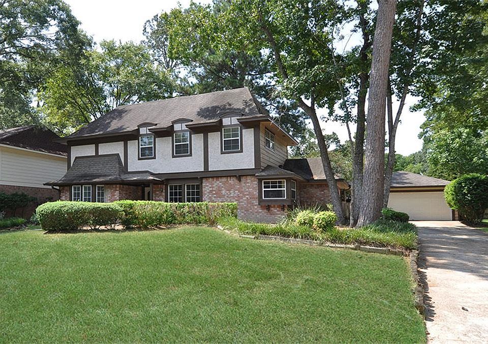 Front of house located at the culdesac