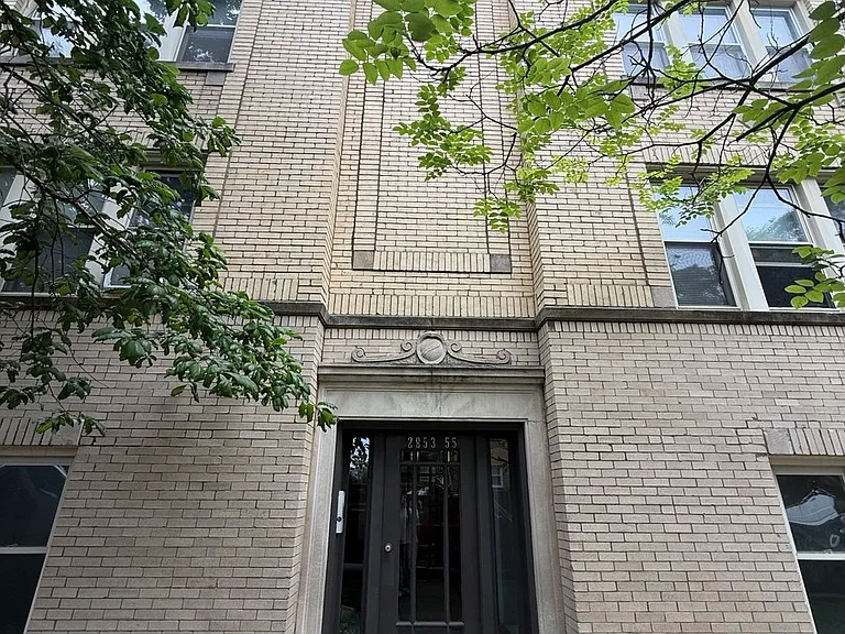 2859 W Berteau Ave #2B — Photo 16