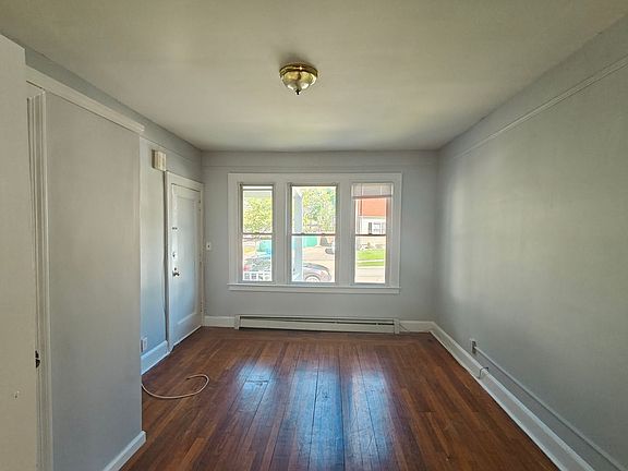 3rd image of 98-100 Anthony St #1L