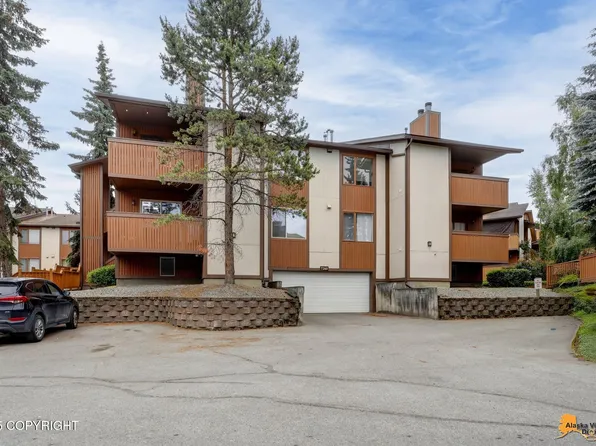 7260 Huntsmen Cir #2-B, Anchorage, AK 99518