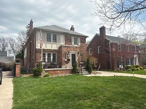 3rd image of 282 Fisher Rd